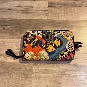 Vera Bradley Rio design Wallet